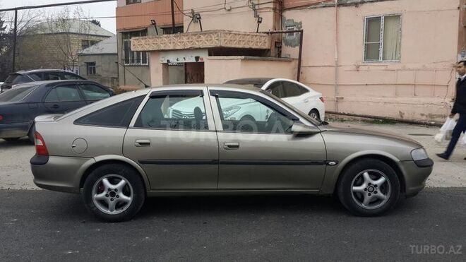 Opel Vectra 1996, 200,000 km - 2.0 l - Bakı