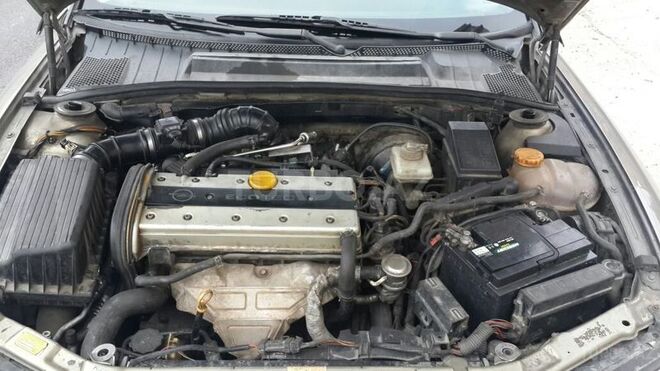 Opel Vectra 1996, 200,000 km - 2.0 l - Bakı