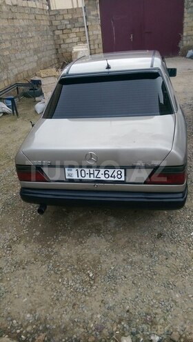 Mercedes E 230 1989, 324,000 km - 2.3 l - Bakı