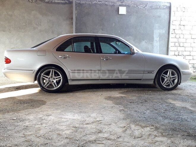 Mercedes E 240 2000, 285,363 km - 0.2 l - Gəncə
