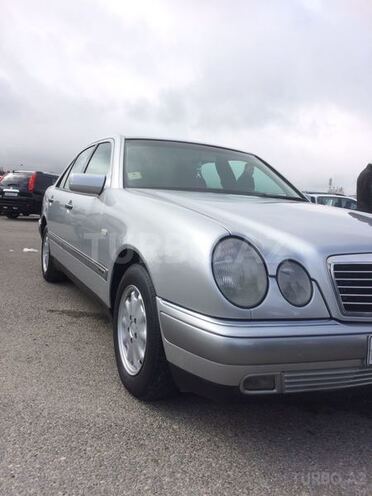 Mercedes E 240 1998, 234,000 km - 2.4 l - Bakı