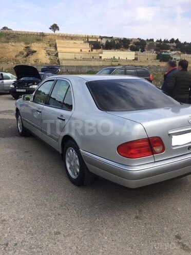 Mercedes E 240 1998, 234,000 km - 2.4 l - Bakı