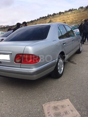 Mercedes E 240 1998, 234,000 km - 2.4 l - Bakı