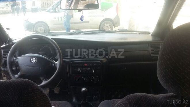Opel Vectra 1996, 300,000 km - 2.0 l - Bakı