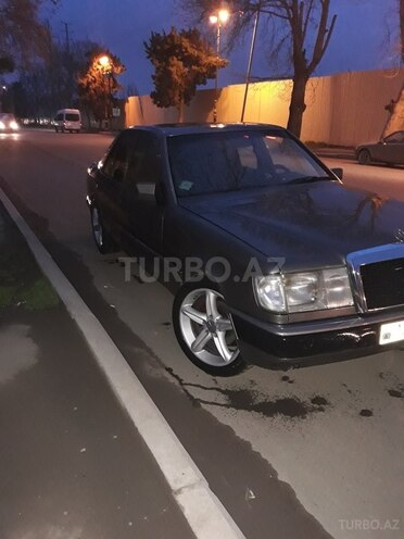 Mercedes E 230 1990, 260,000 km - 0.2 л - Gəncə