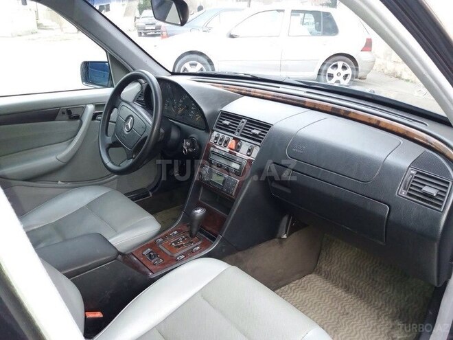 Mercedes C 200 2000, 172,000 km - 2.0 л - Bakı