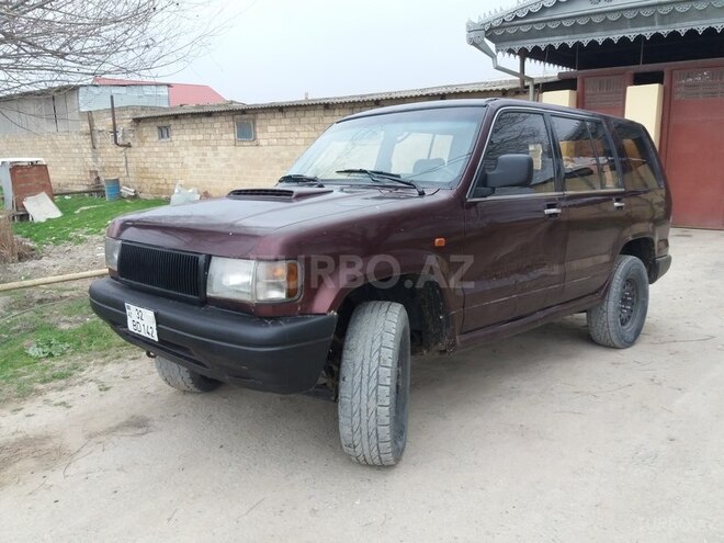 Isuzu  1993, 298,000 km - 3.1 л - Şirvan