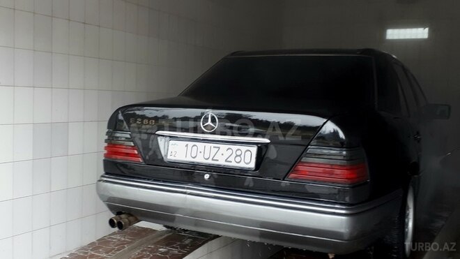 Mercedes E 280 1993, 428,000 km - 2.8 l - Bakı