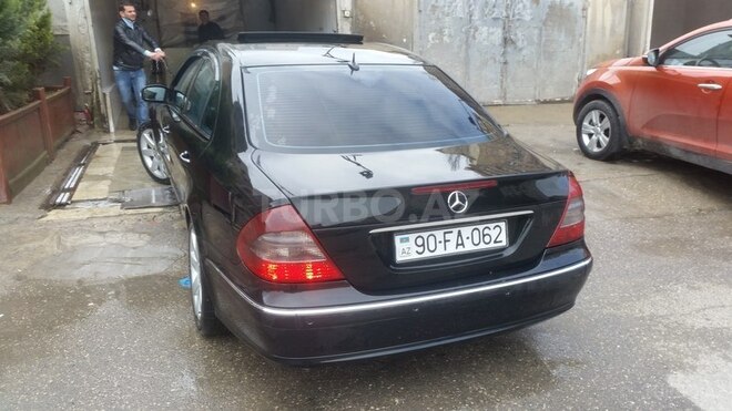 Mercedes E 220 2004, 277,565 km - 2.2 l - Bakı