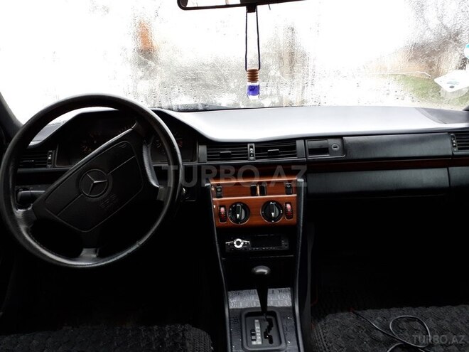 Mercedes E 280 1993, 428,000 km - 2.8 l - Bakı