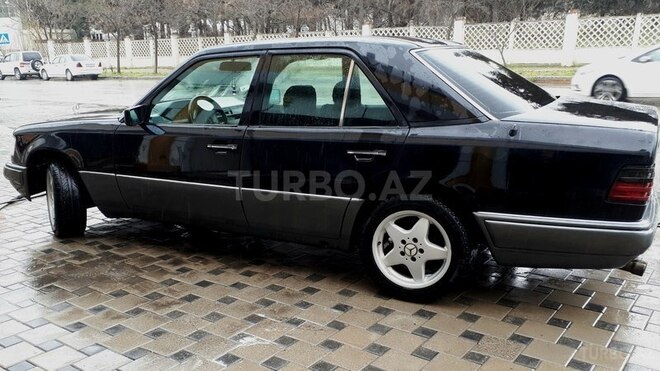 Mercedes E 280 1993, 428,000 km - 2.8 l - Bakı