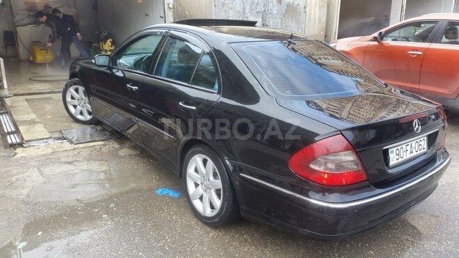 Mercedes E 220 2004, 277,565 km - 2.2 l - Bakı