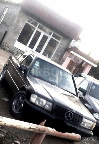 Mercedes 190 1991, 320,000 km - 0.2 l - Qusar
