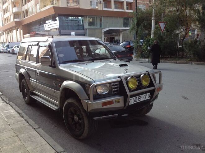 Mitsubishi Pajero 1993, 360,000 km - 2.8 l - Yardımlı
