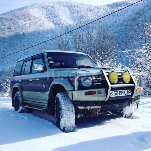 Mitsubishi Pajero 1993, 360,000 km - 2.8 l - Yardımlı