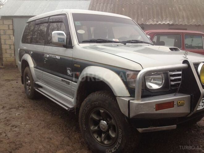 Mitsubishi Pajero 1993, 360,000 km - 2.8 l - Yardımlı
