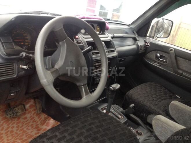 Mitsubishi Pajero 1993, 360,000 km - 2.8 l - Yardımlı