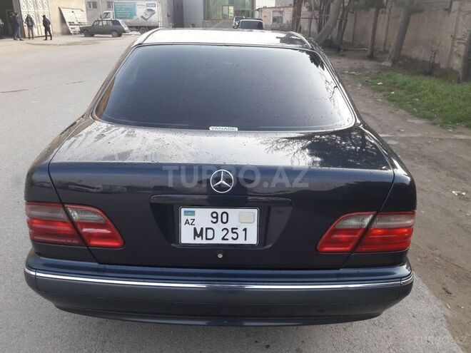 Mercedes E 240 2001, 222,048 km - 2.6 л - Bakı