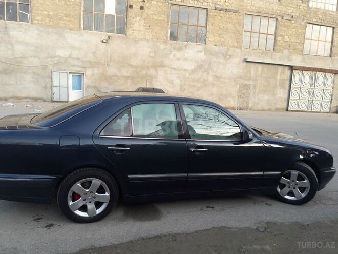 Mercedes E 240 2001, 222,048 km - 2.6 л - Bakı