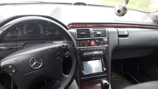 Mercedes E 240 2001, 222,048 km - 2.6 л - Bakı