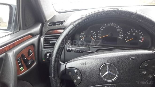 Mercedes E 240 2001, 222,048 km - 2.6 л - Bakı