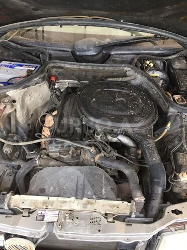 Mercedes E 230 1987, 150,000 km - 2.3 л - Bakı