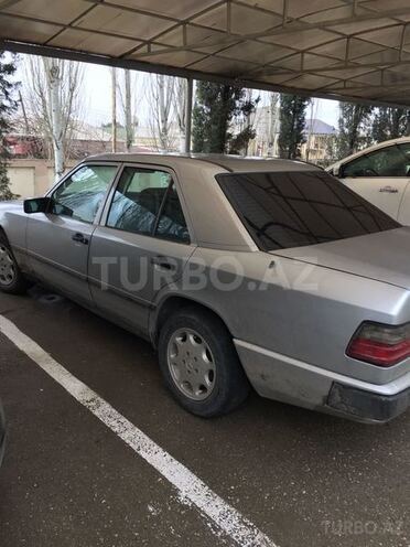 Mercedes E 230 1987, 150,000 km - 2.3 л - Bakı