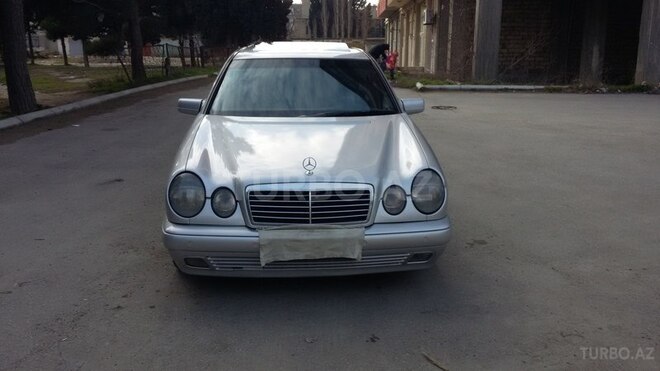 Mercedes E 220 1998, 323,000 km - 2.2 л - Bakı