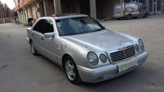 Mercedes E 220 1998, 323,000 km - 2.2 л - Bakı