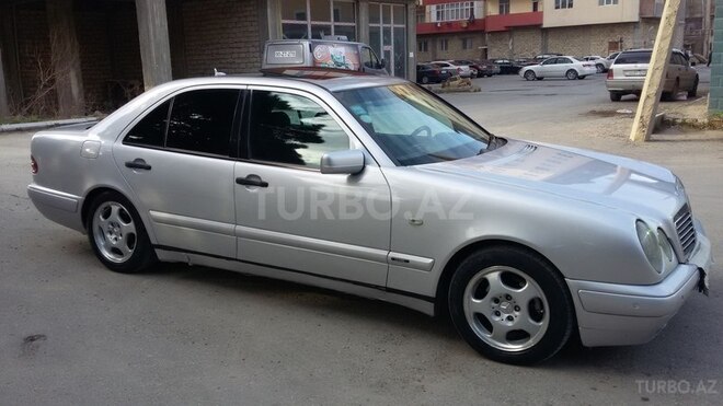 Mercedes E 220 1998, 323,000 km - 2.2 л - Bakı
