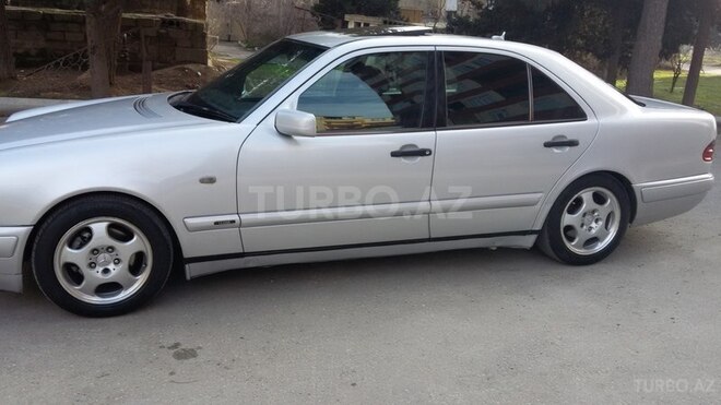 Mercedes E 220 1998, 323,000 km - 2.2 л - Bakı