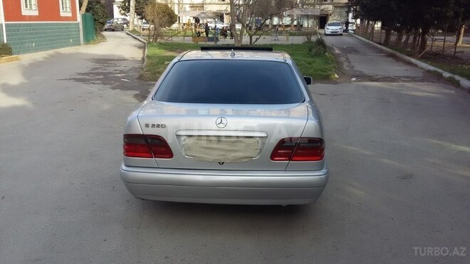 Mercedes E 220 1998, 323,000 km - 2.2 л - Bakı