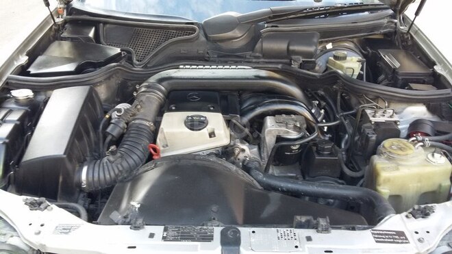 Mercedes E 220 1998, 323,000 km - 2.2 л - Bakı