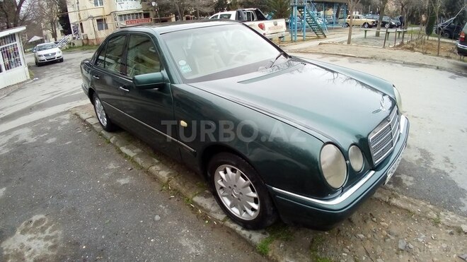 Mercedes E 220 1999, 323,563 km - 2.2 л - Bakı
