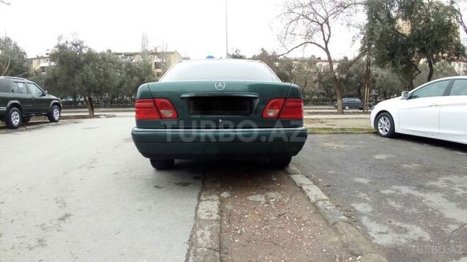 Mercedes E 220 1999, 323,563 km - 2.2 л - Bakı