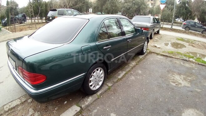 Mercedes E 220 1999, 323,563 km - 2.2 л - Bakı