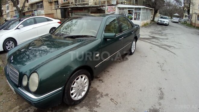 Mercedes E 220 1999, 323,563 km - 2.2 л - Bakı