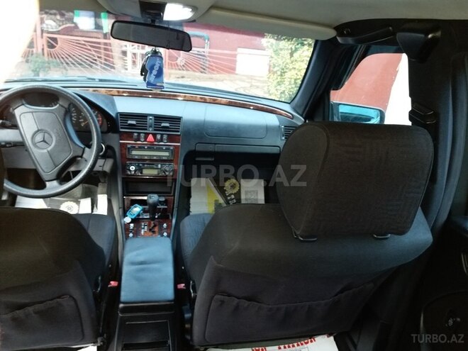 Mercedes C 220 1998, 300,000 km - 2.2 л - Astara
