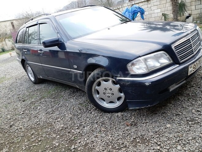 Mercedes C 220 1998, 300,000 km - 2.2 л - Astara