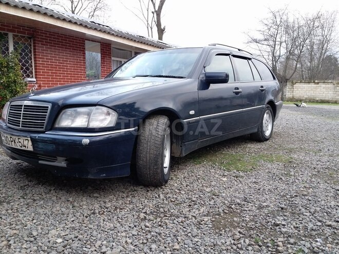 Mercedes C 220 1998, 300,000 km - 2.2 л - Astara