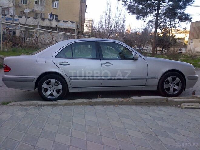Mercedes E 200 2000, 220,000 km - 2.0 l - Bakı