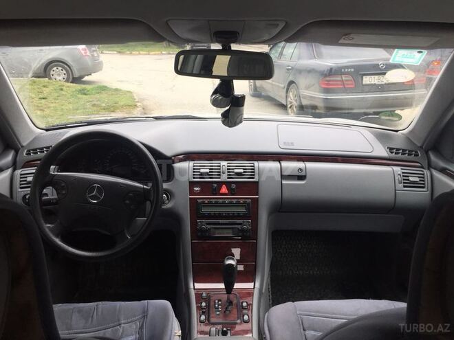 Mercedes E 200 2000, 220,000 km - 2.0 l - Bakı