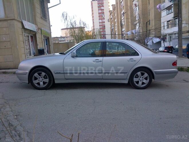 Mercedes E 200 2000, 220,000 km - 2.0 l - Bakı