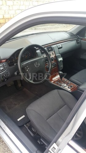 Mercedes E 240 2002, 270,000 km - 2.6 l - Sumqayıt