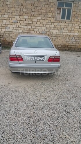Mercedes E 240 2002, 270,000 km - 2.6 l - Sumqayıt