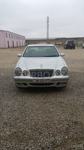 Mercedes E 240 2002, 270,000 km - 2.6 l - Sumqayıt