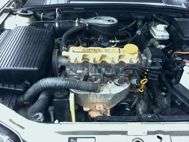 Opel Vectra 1996, 324,526 km - 1.6 l - Bakı