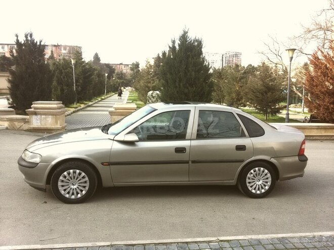 Opel Vectra 1996, 324,526 km - 1.6 l - Bakı