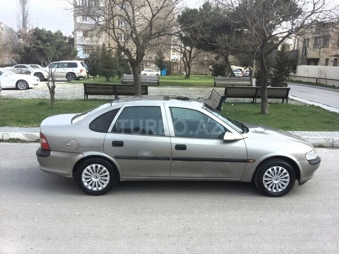 Opel Vectra 1996, 324,526 km - 1.6 l - Bakı