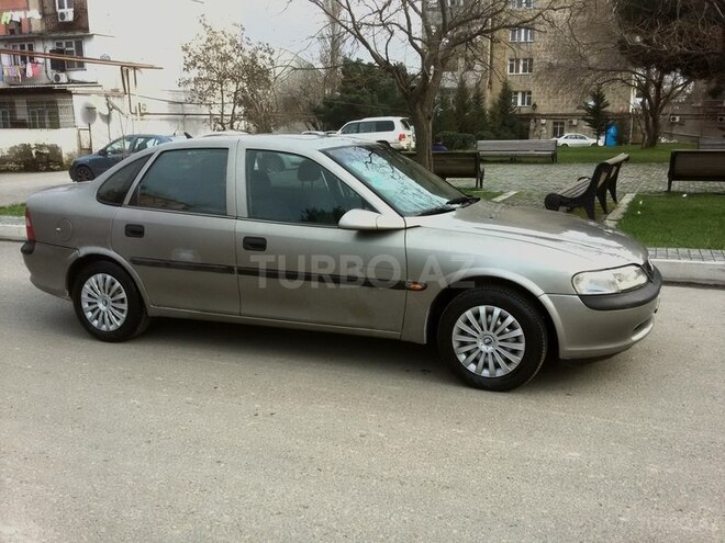Opel Vectra 1996, 324,526 km - 1.6 l - Bakı